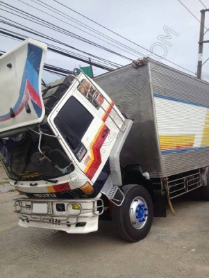 นาทีทองครับ***รถบรรทุก 10 ล้อ ตู้เปียก  ยี่ห้อ ISUZU รุ่น ROCKY