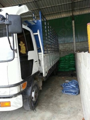 รถบรรทุก 6 ล้อ ยี่ห้อ HINO