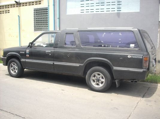 ขายMAZDA B2000 แวนเจาะทะลุ