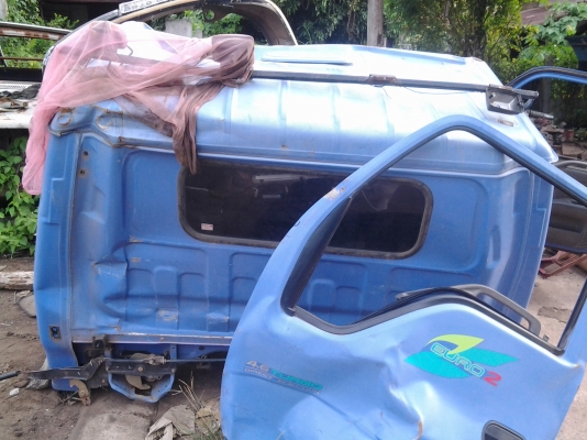 Isuzu NPR หัวรถหัวการ์ตูน URO2 พวงมาลัย หม้อลมเบรค สายเกียร เบาะสวย ประตูขวา