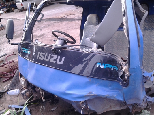 Isuzu NPR หัวรถหัวการ์ตูน URO2 พวงมาลัย หม้อลมเบรค สายเกียร เบาะสวย ประตูขวา