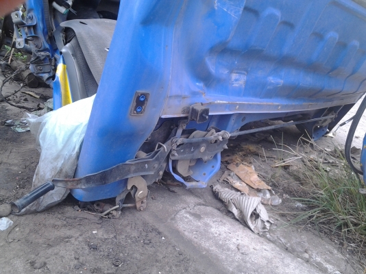 Isuzu NPR หัวรถหัวการ์ตูน URO2 พวงมาลัย หม้อลมเบรค สายเกียร เบาะสวย ประตูขวา