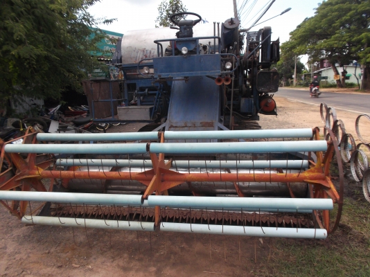 ขายรถเกี่ยวข้าว แรงๆ วิชาญการช่าง (แทรกเตอร์) ขายตามสภาพ