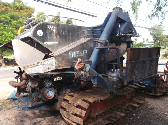 ขายรถเกี่ยวข้าว แรงๆ วิชาญการช่าง (แทรกเตอร์) ขายตามสภาพ