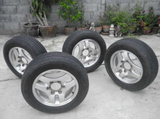 แม็ก16 พร้อมยางสวยมาก 6/139.7