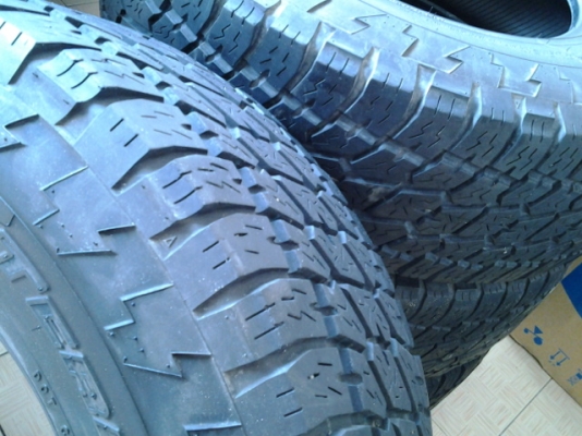 ยาง Nitto ขอบ16 265/70 ปี08 สภาพดอกยังเหลือเยอะเหมือนกันทั้งสี่เส้น
