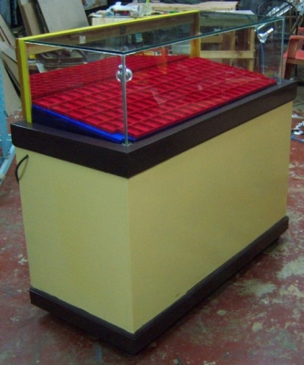 ตู้โชว์พระสภาพดี ใช้ได้เลย ขนาดใหญ่