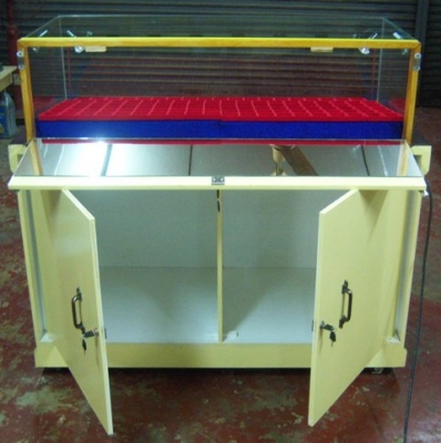 ตู้โชว์พระสภาพดี ใช้ได้เลย ขนาดใหญ่