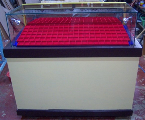 ตู้โชว์พระสภาพดี ใช้ได้เลย ขนาดใหญ่