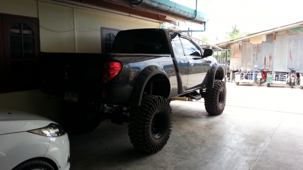 ขายไทรทันปี2011 vx80 หน้าสริงหลังแหนบ แบบเรียบๆ