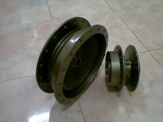 ขายดุมหน้า-หลัง Yamaha มีโอ พีโน แท้ 1 คู่ ราคา700 บาท