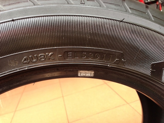 ขายยาง Yokohama A.drive R1 205/55/ZR16 กลางปี11 สภาพสวยสุดๆ 85\% ราคาถูกครับ