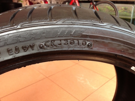 ขายยาง Bridgestone re050a 235/35/ZR19 japan ปี10 เส้น ปลายปี08 เส้น สภาพสวยสุดๆ 95\% ราคาถูกครับ 1คู่ 4,900 Call 0899672139 นายครับ บริการจัดส่งทั่วประเทศครับ ขายยาง Bridgestone re050a 235/35/ZR19 japan ปี10 เส้น ปลายปี08 เส้น สภาพสวยสุดๆ 95\% ราคาถูกครับ 1คู่ 4,900 Call 0899672139 นายครับ บริการจัดส่งทั่วประเทศครับ
