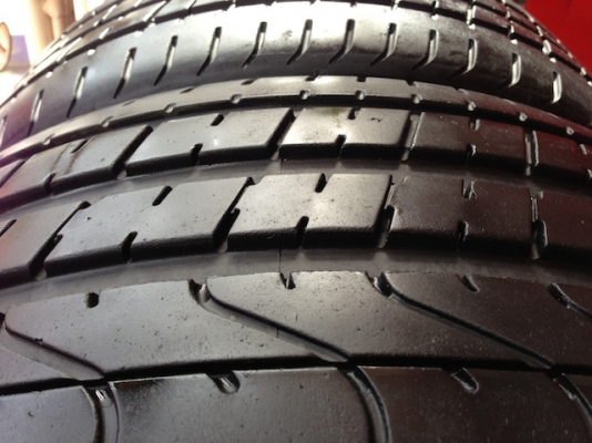 ขายยาง Pirelli Pzero 255/35/R19 Germany กลางปี11 สภาพสวยสุดๆ 85\% ราคาถูกครับ 1คู่ 6,900 Call 0899672139 นายครับ บริการจัดส่งทั่วประเทศครับ
