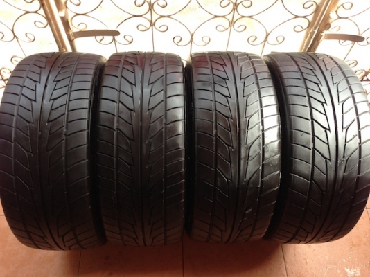 ขายยาง Nitto555 245/35/ZR20 japan สภาพสวย75\%  กลางปี09 ดอกยังนิ่มอยู่ครับ สภาพสวยครับ ราคาถูกๆ คู่ละ 5,500 Call 0899672139 นายครับ บริการจัดส่งทั่วประเทศครับ