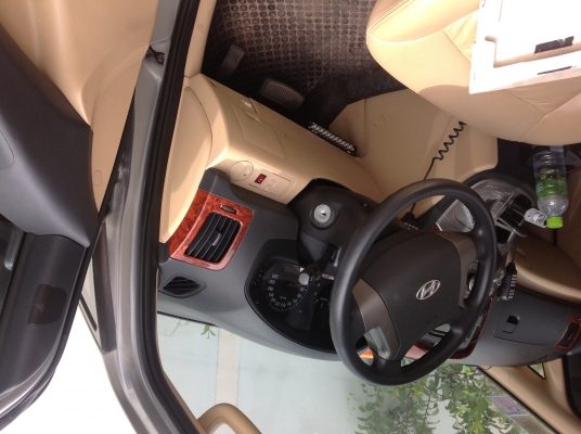 ขายด่วน 2011 HYUNDAI, H-1 2.5 auto ขายด่วน 2011 HYUNDAI, H-1 2.5 auto