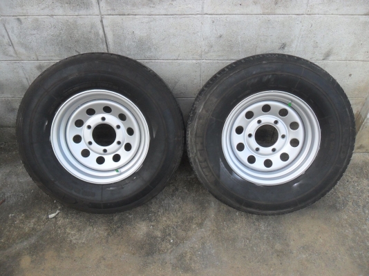 ล้อผ่า 14นิ้ว 6รู พร้อมยาง สวยๆ 1 คู่ ราคา 4500 บาท