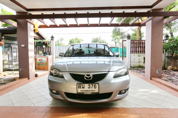 Mazda 3 1.6 AT สีเทา,