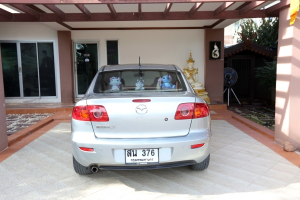 Mazda 3 1.6 AT สีเทา,