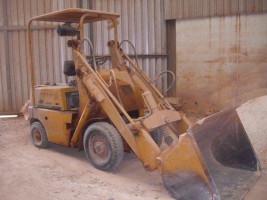 ขายรถฟอร์คลิฟต์ สนใจติดต่อ 081-541-0052