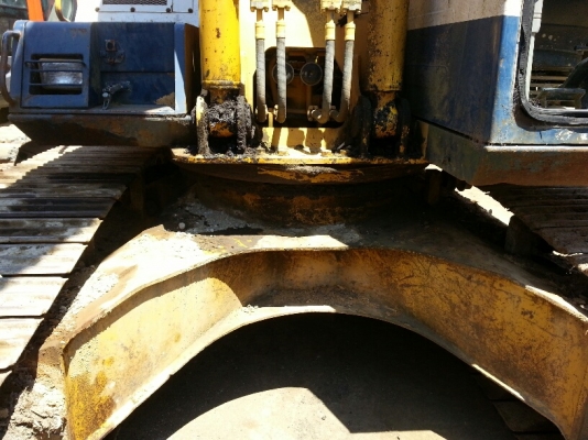 PC200-5-65620 ตอนนี้รถจอดที่(CSนวนคร)ครับ