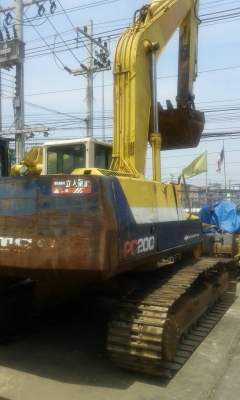 PC200-5-65620 ตอนนี้รถจอดที่(CSนวนคร)ครับ