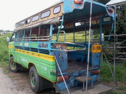 4 ล้อ แอ้ว เครื่อง85 เกียร์ สาย 2แถว ป้ายเหลืองครัดซีดีไม่ขึ้นโค้ดทะเบียนไม่ขาดเพลาลอย 95000 ราชบุรี