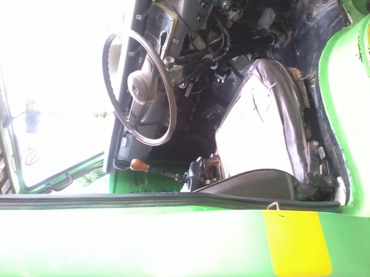 4 ล้อ แอ้ว เครื่อง85 เกียร์ สาย 2แถว ป้ายเหลืองครัดซีดีไม่ขึ้นโค้ดทะเบียนไม่ขาดเพลาลอย 95000 ราชบุรี