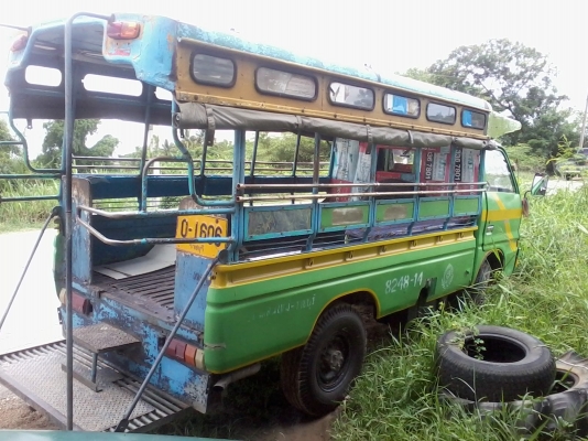 4 ล้อ แอ้ว เครื่อง85 เกียร์ สาย 2แถว ป้ายเหลืองครัดซีดีไม่ขึ้นโค้ดทะเบียนไม่ขาดเพลาลอย 95000 ราชบุรี