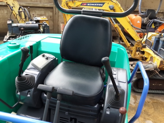 KOBELCO SK035 , KOMATSU PC30-7E- มือสองญี่ปุ่น