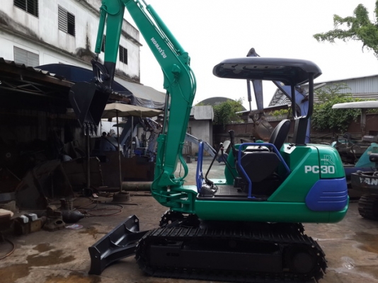 KOBELCO SK035 , KOMATSU PC30-7E- มือสองญี่ปุ่น