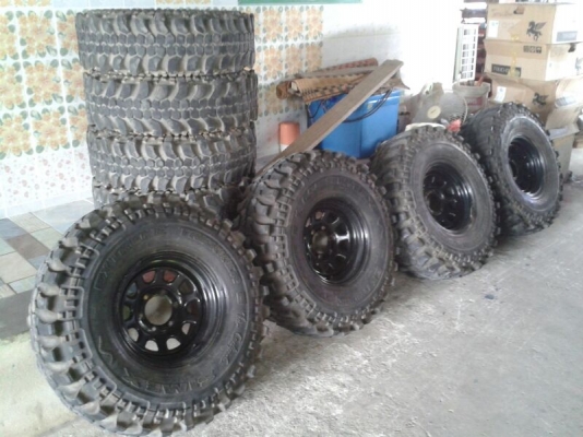 ขาย ยาง ตะขาบSimex 35x11.5R15พร้อมล้อลายRock 15x8-28 ขาย ยาง ตะขาบSimex 35x11.5R15พร้อมล้อลายRock 15x8-28