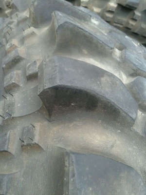 ขาย ยาง ตะขาบSimex 35x11.5R15พร้อมล้อลายRock 15x8-28 ขาย ยาง ตะขาบSimex 35x11.5R15พร้อมล้อลายRock 15x8-28