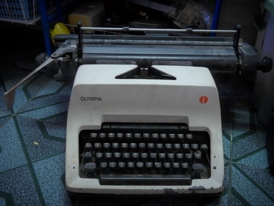 ขายพิมพ์ดีดโบราณ