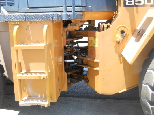 รถตักล้อยาง TCM 850-2-S16-00164  (เทียบเท่า WA300) สภาพสวย  นำเข้าจากญี่ปุ่น เพิ่งลงมาถึงไทย  สามารถดูรถได้ที่ C.S หลักสี่ โทร.081-373-0559