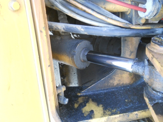 รถตักล้อยาง TCM 850-2-S16-00164  (เทียบเท่า WA300) สภาพสวย  นำเข้าจากญี่ปุ่น เพิ่งลงมาถึงไทย  สามารถดูรถได้ที่ C.S หลักสี่ โทร.081-373-0559