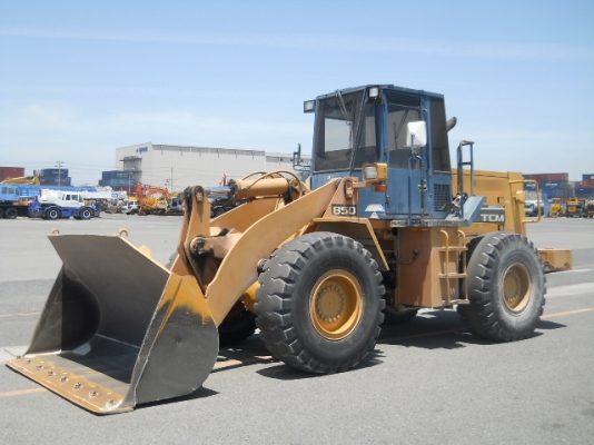 รถตักล้อยาง TCM 850-2-S16-00164  (เทียบเท่า WA300) สภาพสวย  นำเข้าจากญี่ปุ่น เพิ่งลงมาถึงไทย  สามารถดูรถได้ที่ C.S หลักสี่ โทร.081-373-0559