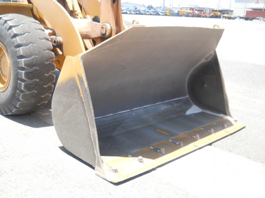 รถตักล้อยาง TCM 850-2-S16-00164  (เทียบเท่า WA300) สภาพสวย  นำเข้าจากญี่ปุ่น เพิ่งลงมาถึงไทย  สามารถดูรถได้ที่ C.S หลักสี่ โทร.081-373-0559