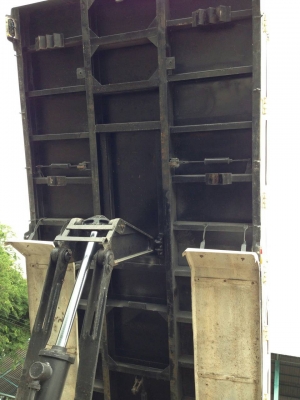 รถบรรทุก 10 ล้อ ดั้ม ยี่ห้อ ISUZU