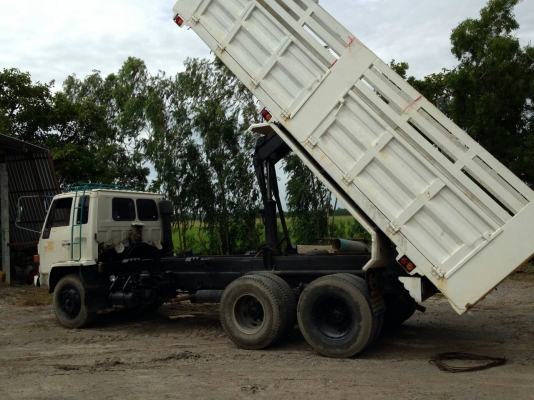 รถบรรทุก 10 ล้อ ดั้ม ยี่ห้อ ISUZU