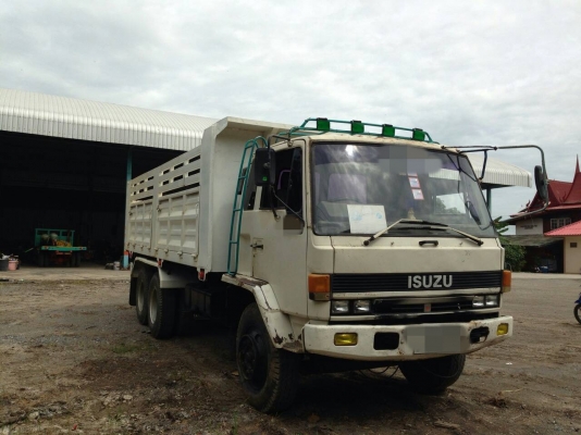 รถบรรทุก 10 ล้อ ดั้ม ยี่ห้อ ISUZU