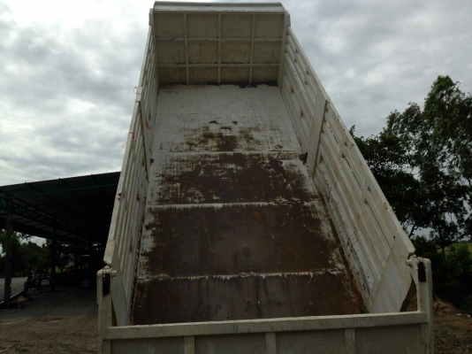 รถบรรทุก 10 ล้อ ดั้ม ยี่ห้อ ISUZU