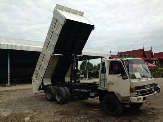 รถบรรทุก 10 ล้อ ดั้ม ยี่ห้อ ISUZU