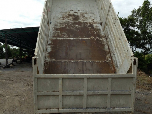 รถบรรทุก 10 ล้อ ดั้ม ยี่ห้อ ISUZU