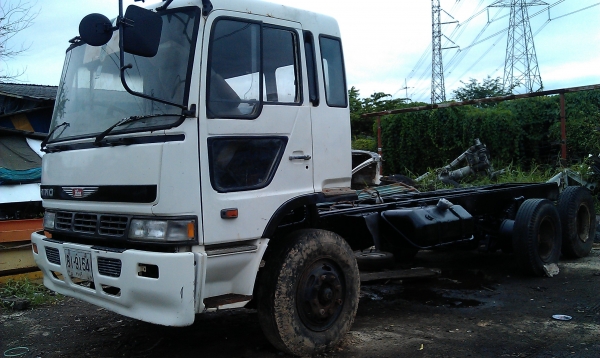 ขายรถ10ล้อหัวคัสซี 2เพลา ทะเบียนพร้อมโอน