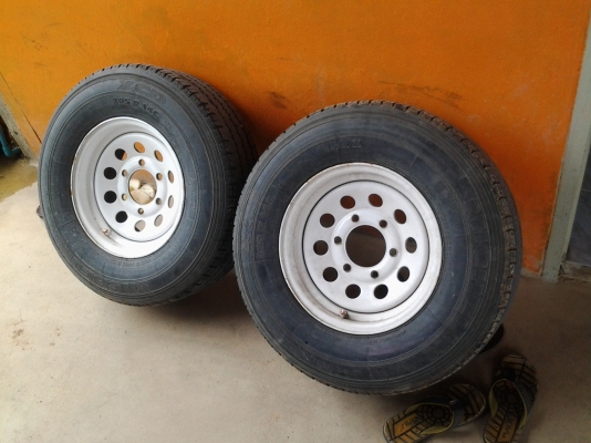 ล้อ กระทะผ่า6รู ขอบ14 ไม่เคยบด ยางไม่เคยแตก