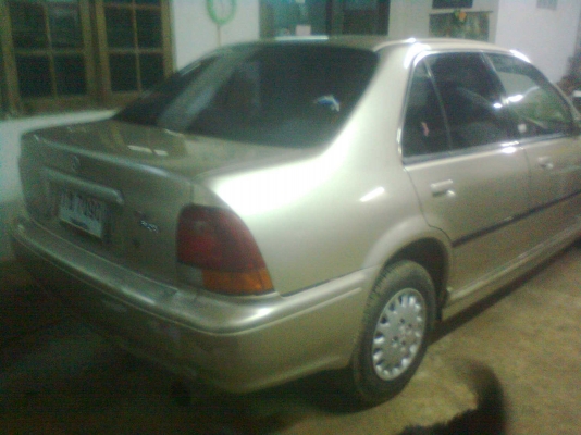 ขาย HONDA 1.5  ปี 40  ราคาถูก   รถดีเครื่องดี กระจกไฟฟ้าทั้งคัน   ขายเองครับ