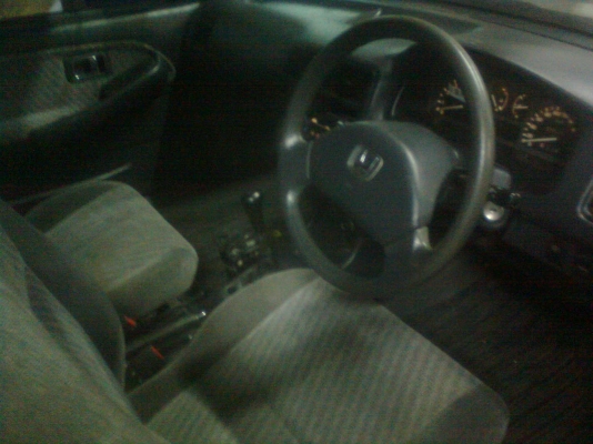 ขาย HONDA 1.5  ปี 40  ราคาถูก   รถดีเครื่องดี กระจกไฟฟ้าทั้งคัน   ขายเองครับ