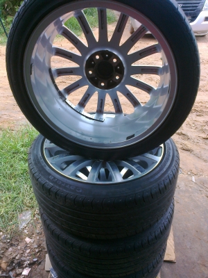 ขายด่วนล้อแม็กพร้อมยางขอบ 19" 5 รู