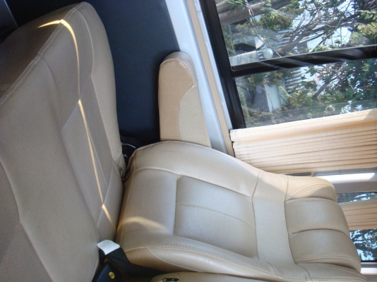 ขาย TOYOTA HIACE COMMUTER (รุ่นปี 2011) D4D 2.5 MT